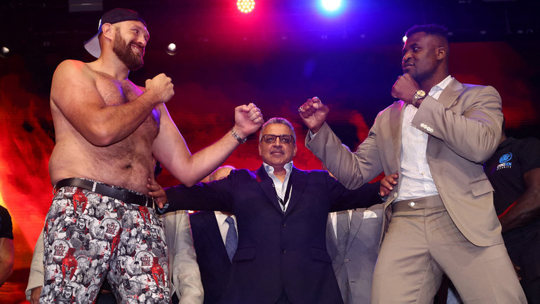    Тайсон Фьюри и Фрэнсис Нганну. Reuters