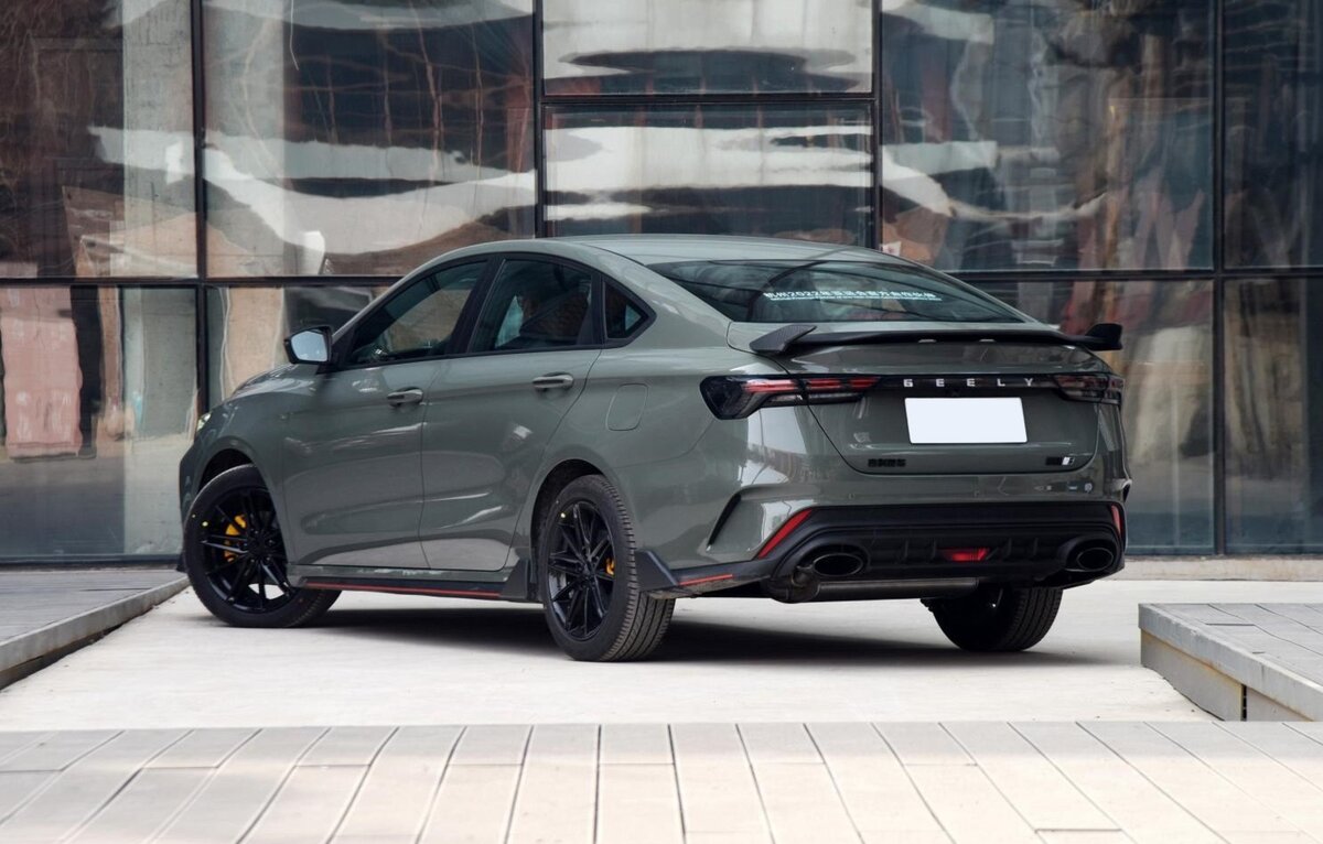 На фото: Седан Geely Binrui Cool 
