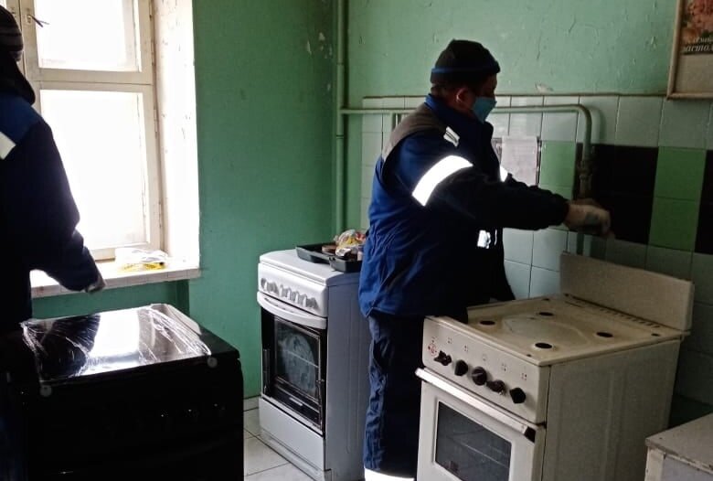 Оштрафовали за газовое. Оштрафовали за газовое. Работники жкх. Оштрафовали за газовое. Штраф за гбо без регистрации.