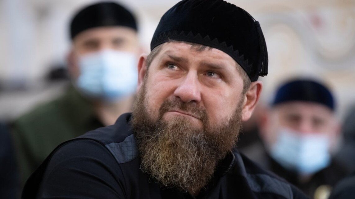     Согласно распоряжению на сайте главы Чеченской Республики, Рамзан Кадыров ушел в ежегодный оплачиваемый отпуск с 3 июля.