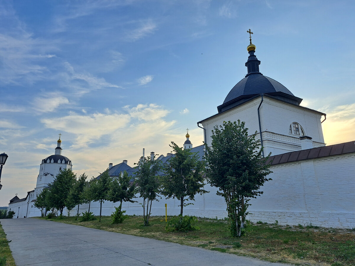 Казанские каникулы на машине. Свияжск. Паром. Раифский монастырь и Храм  всех религий | Прогулки по городу N. | Дзен