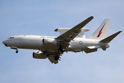    Boeing 737 AEW&C E-7 Wedgetail ©Eugene Butler Wikipedia.org