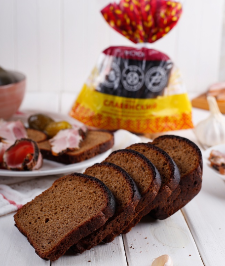 Черный хлебушек с салом.