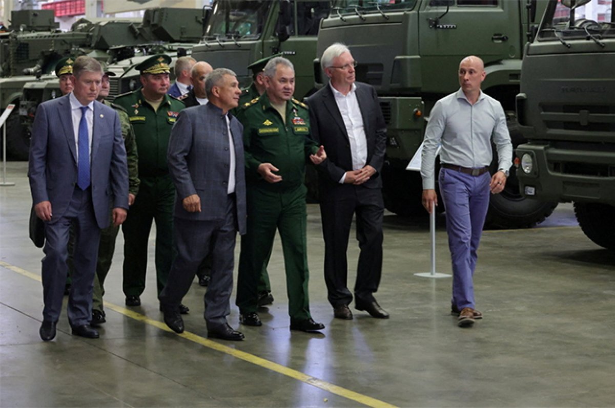    Сергей Шойгу проверяет выполнение гособоронзаказа на предприятиях Татарстана.
