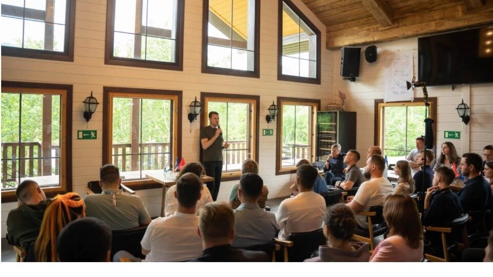     Это уже второй поток федеральной программы. Она состоит из восьми модулей, и один из следующих состоится в Хабаровском крае. Участники разрабатывают проекты развития регионов Дальнего Востока, имеющие прикладное применение.