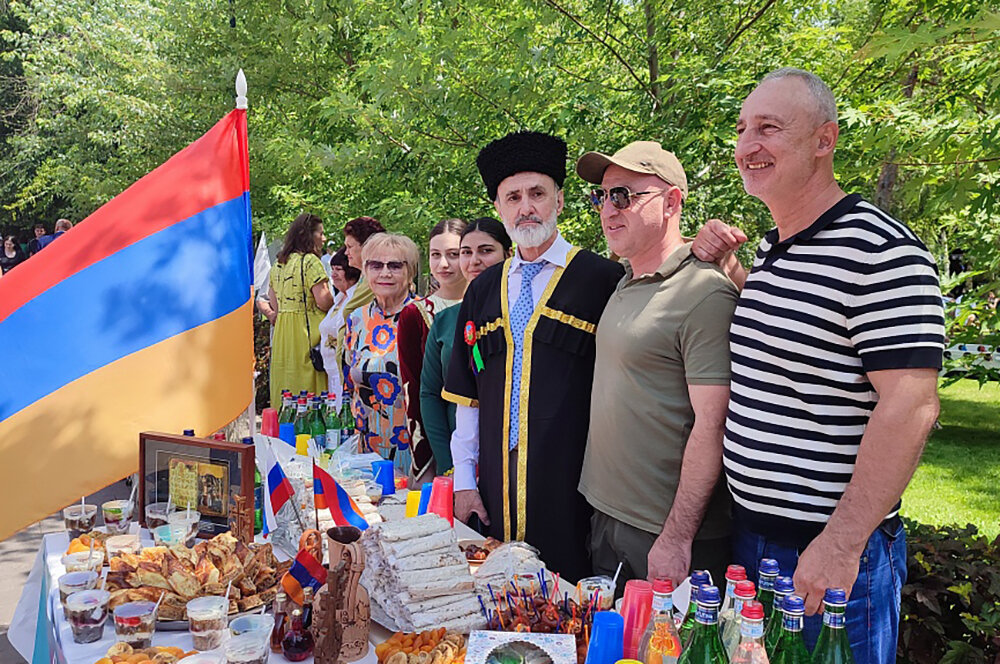    В регионе действует свыше 60 официальных национальных общественных организаций и объединений и ещё 9 национальных сообществ без образования юрлица. Фото: Комитет по делам национальностей и казачества Волгоградской области