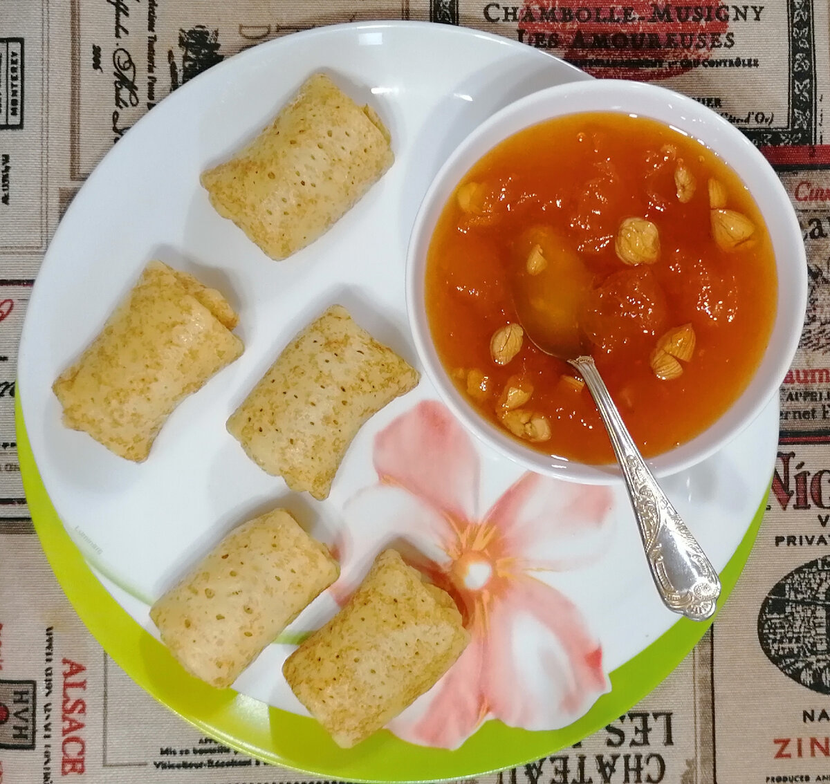 Моё абрикосовое варенье. С косточками!