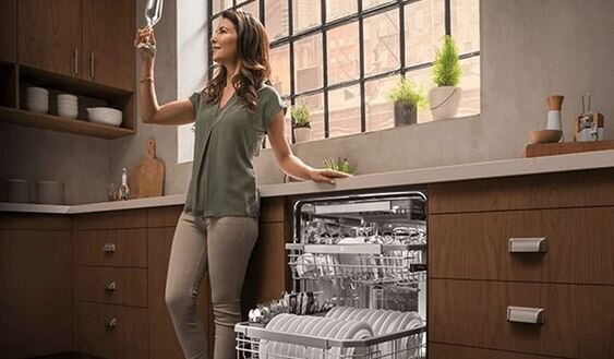 Современная реклама посудомоечных машин. Источник: Pinterest