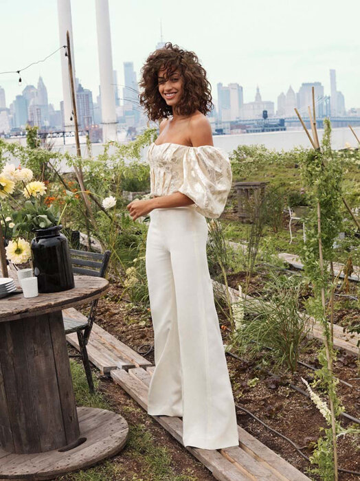 Костюм из материала на основе апельсиновых корок