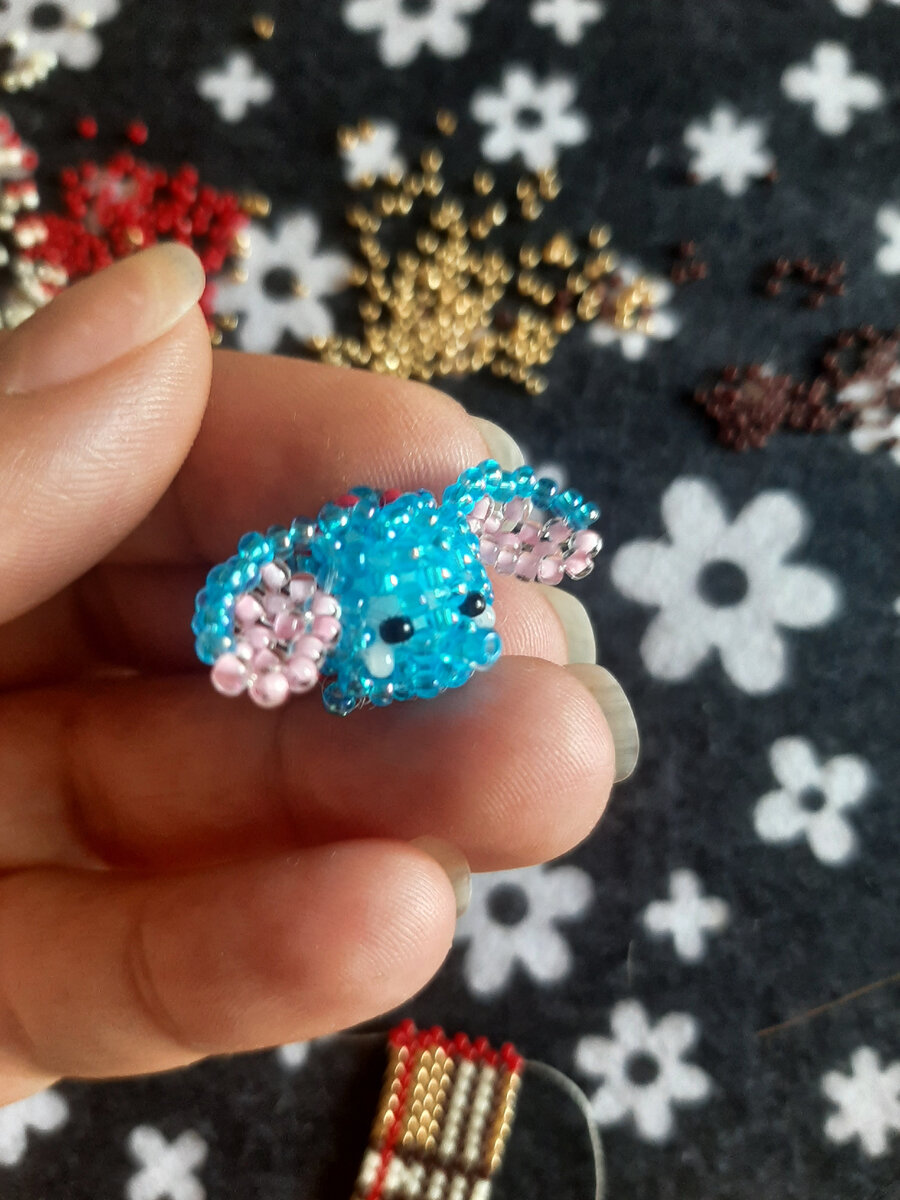 Здесь виден хобот, правда?