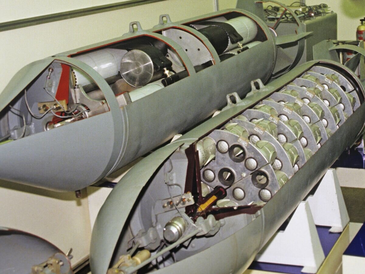    Устройство кассетной бомбы. Государственное научно-производственное предприятие "Базальт"© РИА Новости / Владимир Вяткин