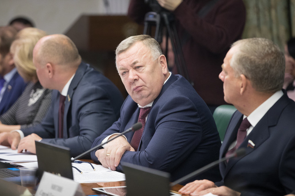 Вадим николаев сенатор. Сенатор вадим николаев чувашский бройлер. Вадим николаев чебоксары. Вадим николаев чебоксары. Вадим николаев совет федерации.