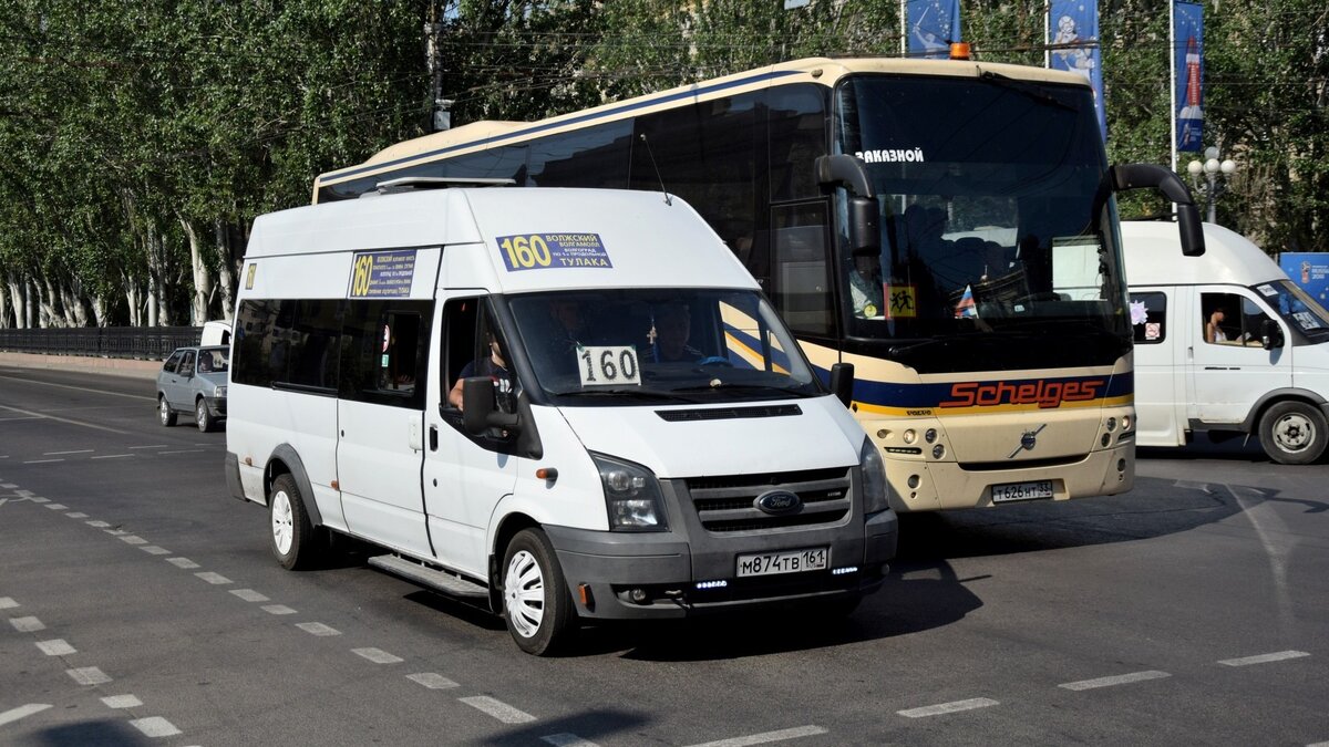     Жители Волжского начали подписывать петицию об отмене решения чиновников укоротить межмуниципальные маршруты до Волгограда. За два дня её подписало более 700 человек.