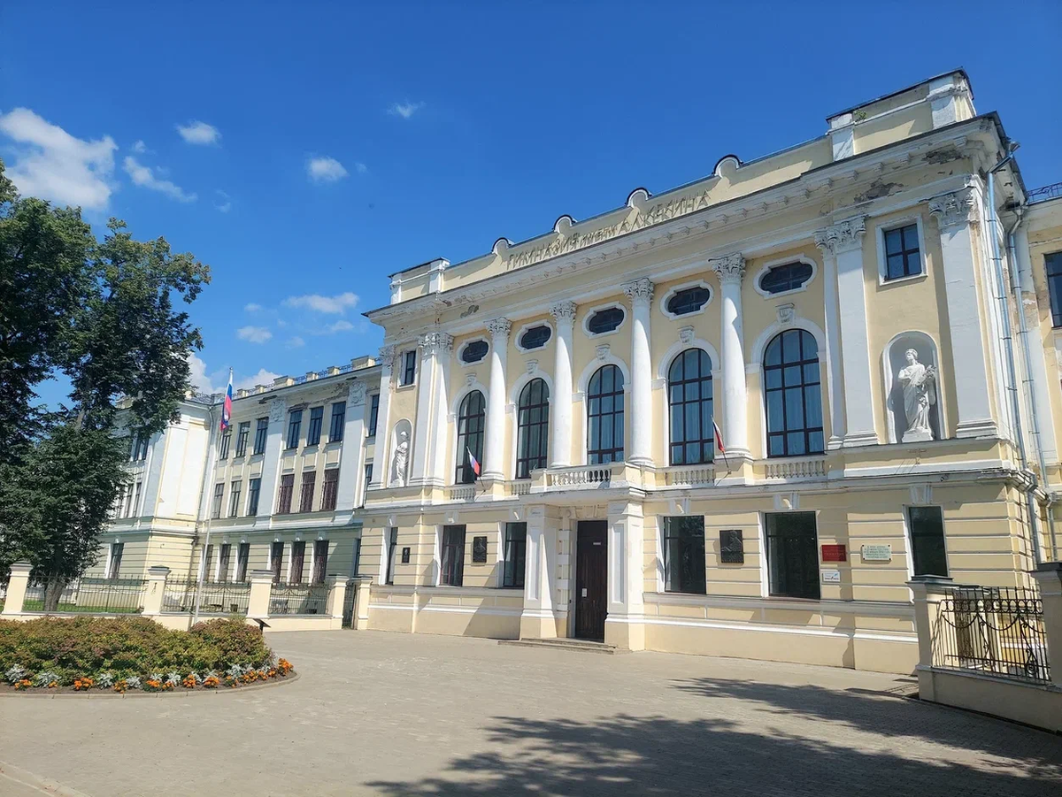 Ростов Великий. Один из старейших городов России, который в полной мере не  пользуется своими возможностями | Городские Контрасты | Дзен