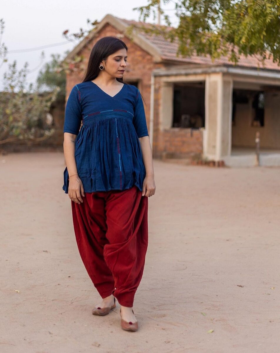 Одежда от бренда Jeevan Indigo