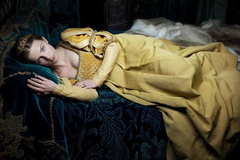 кадр из сериала "Белая королева"