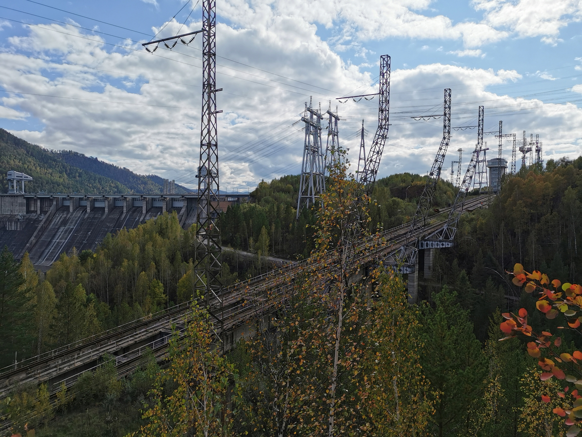 Рп 5 дивногорск. Красноярская ГЭС С обратной стороны. Фото Красноярской ГЭС со стороны Дивногорска. ГЭС В обратную сторону. ГЭС Красноярская вид со стороны водохранилища.