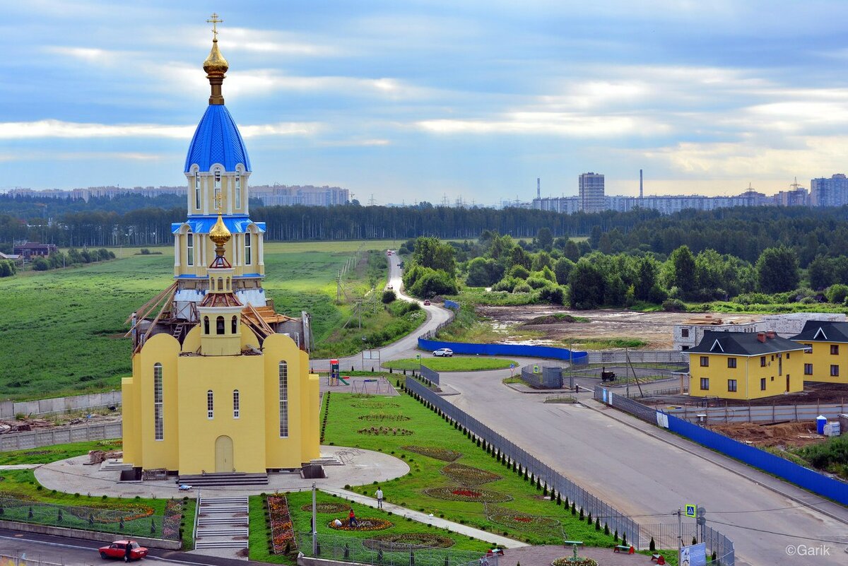 Парголово песочная. Храм жёлтый с синим. Церковь в Нижнем Парголово фото. Фото югошки.