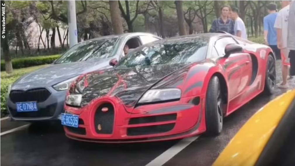 В Китае столкнулись Bugatti Veyron Grand Sport Vitesse и BMW 2 серии Gran Coupé