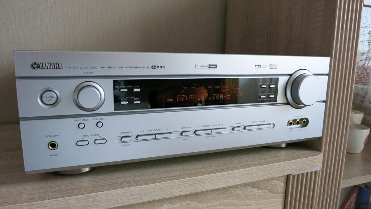 многоканальный ресивер Yamaha THR-5460RDS  – старенький, но удаленький! (японские транзисторы)