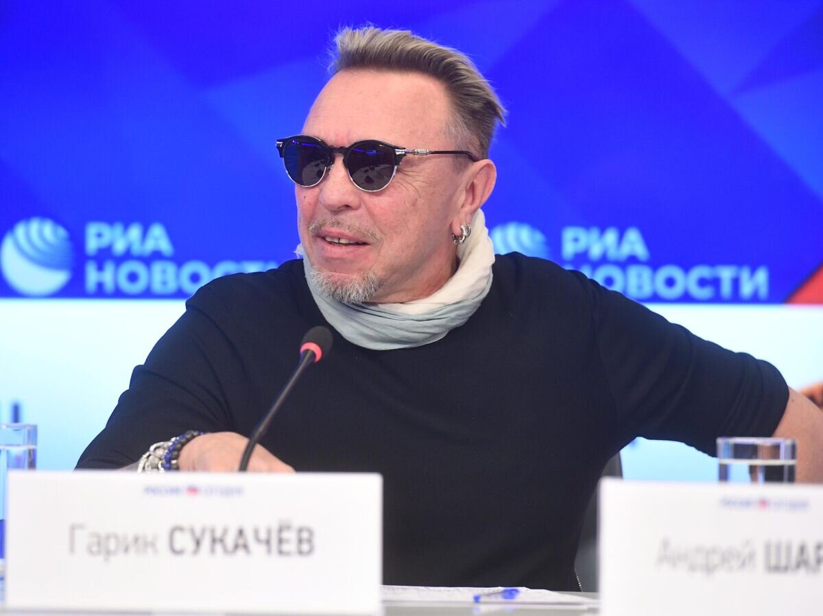    Рок-музыкант Гарик Сукачёв на творческой встрече в президентском зале МИА "Россия сегодня" в Москве© РИА Новости / Владимир Трефилов