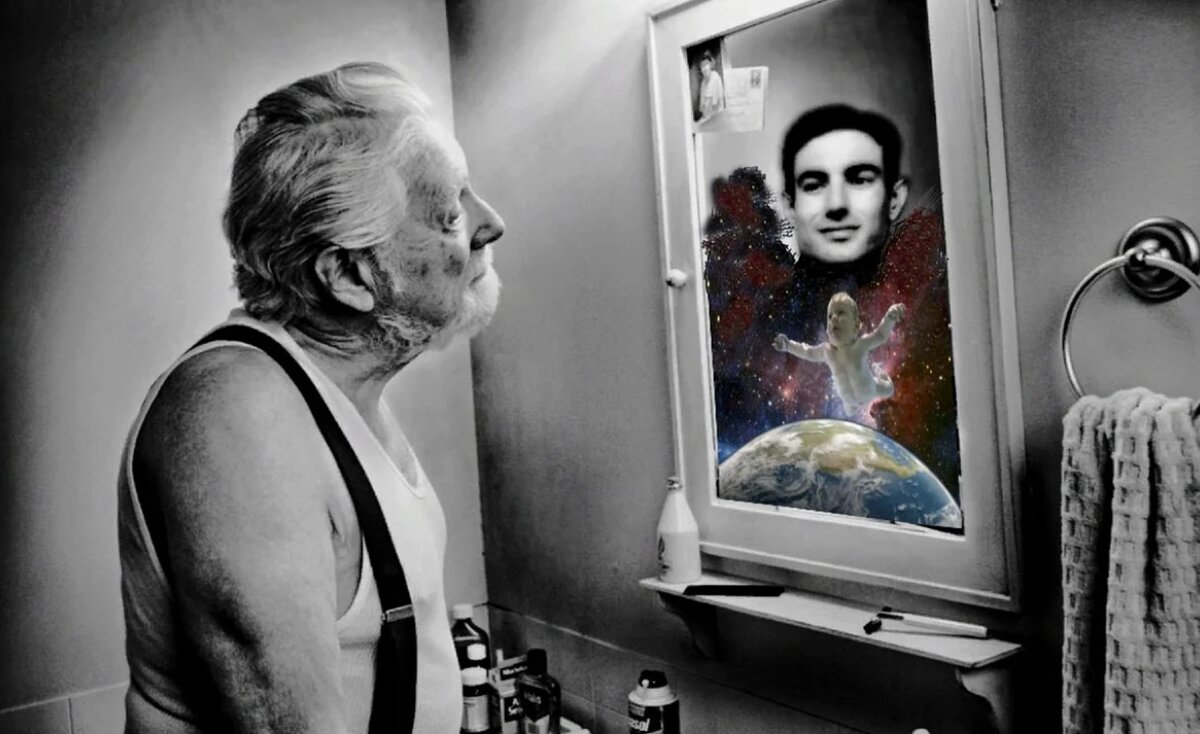 Молодая и старая душа. Зеркало помнит фотопроект Tom Hussey. "Отражение прошлого" (фотограф том Хасси).. Человек в зеркале. Фотопроект отражение.
