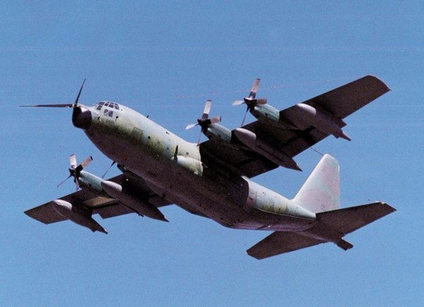 Фото с сайта https://pikabu.ru/story/sistema_vozdushnoy_yevakuatsii_skyhook_aeroretriever_system_5242891
