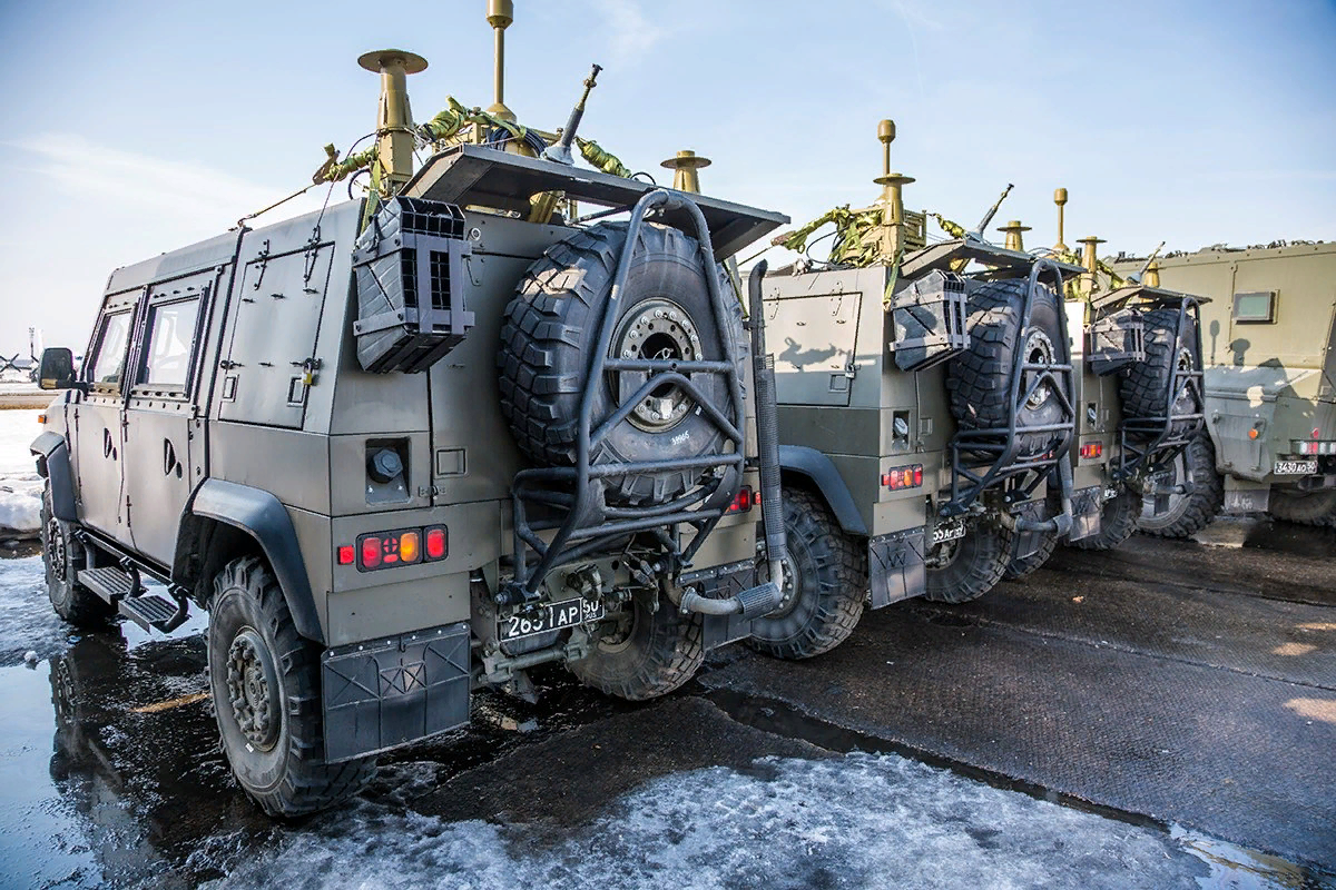 Этот маленький коробок скоро заменит огромные «козырьки» на танках России |  VarТехник | Дзен