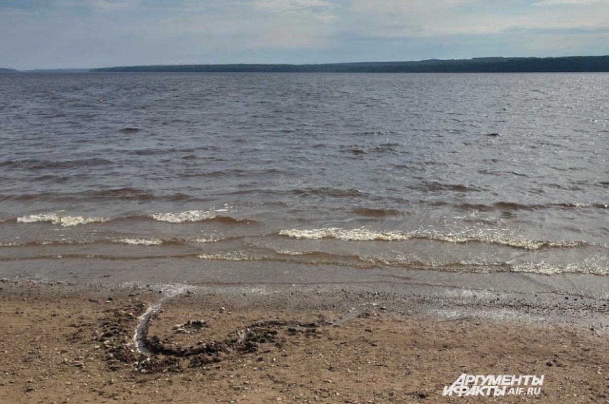    По словам матери, ребёнка увела купаться соседка.