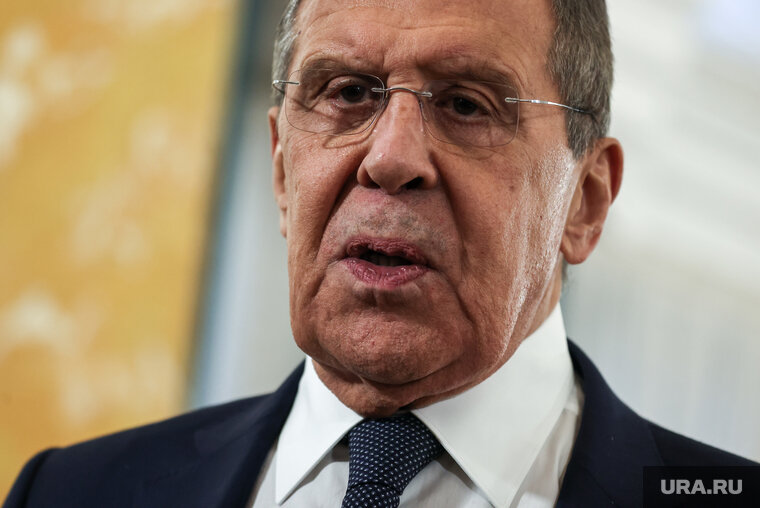    РФ возобновит зерновую сделку «в тот же час», как будут выполнены обещания, данные Западом, заявил Лавров