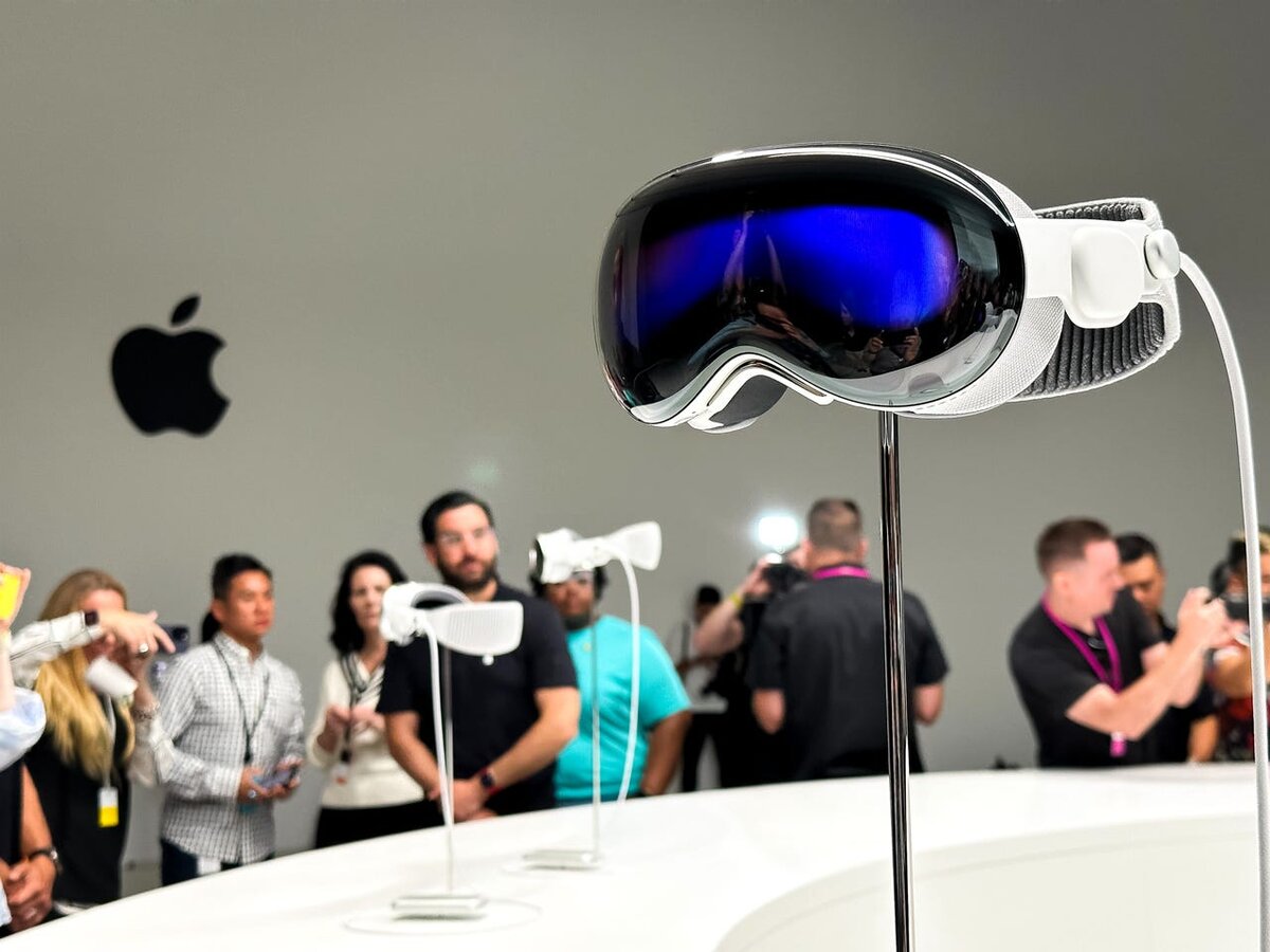 Джейсон Хайнер/ZDNETГарнитура Apple Vision Pro появится в начале 2024 года