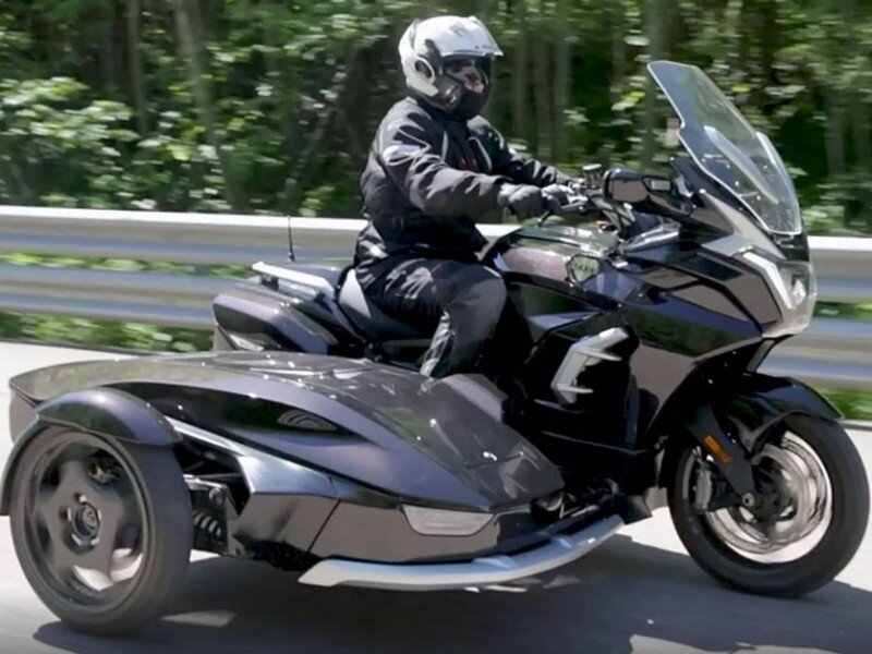    Стало известно, сколько стоит российский электромотоцикл Aurus Merlon. Спойлер: очень дорого