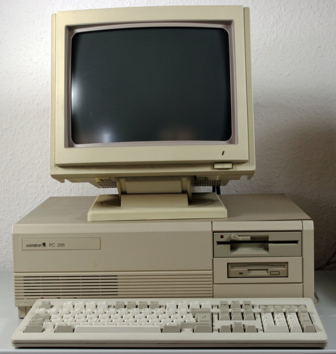 Год первого персонального компьютера. IBM 286. 286-Х IBM. IBM PC 286. ПК IBM 1990 год.