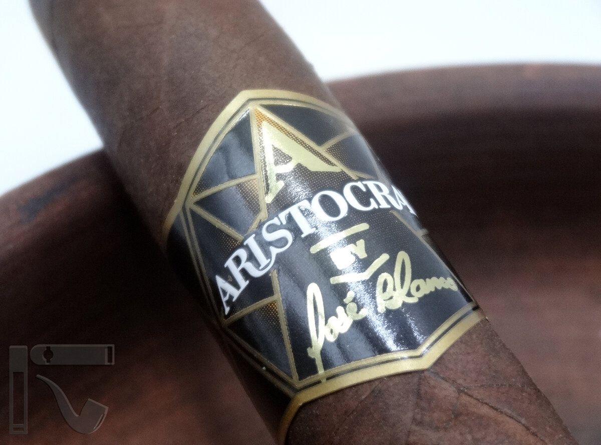 Сигара Aristocrat by Jose Blanco. Фото:©канал "Уголок Курильщика"