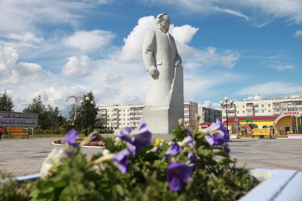 Скверы муравленко. Памятник Муравленко. Сибирь Муравленко. Я люблю Муравленко. Муравленко парк.