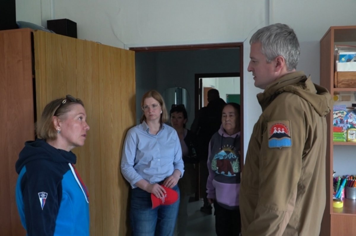    Губернатор Солодов посетил новую школу в селе Таловка на Камчатке