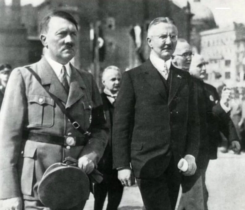 Именно Ялмал Шахт зимой 1933 года организовал встречу Адольфа Гитлера с представителями германского бизнеса. 