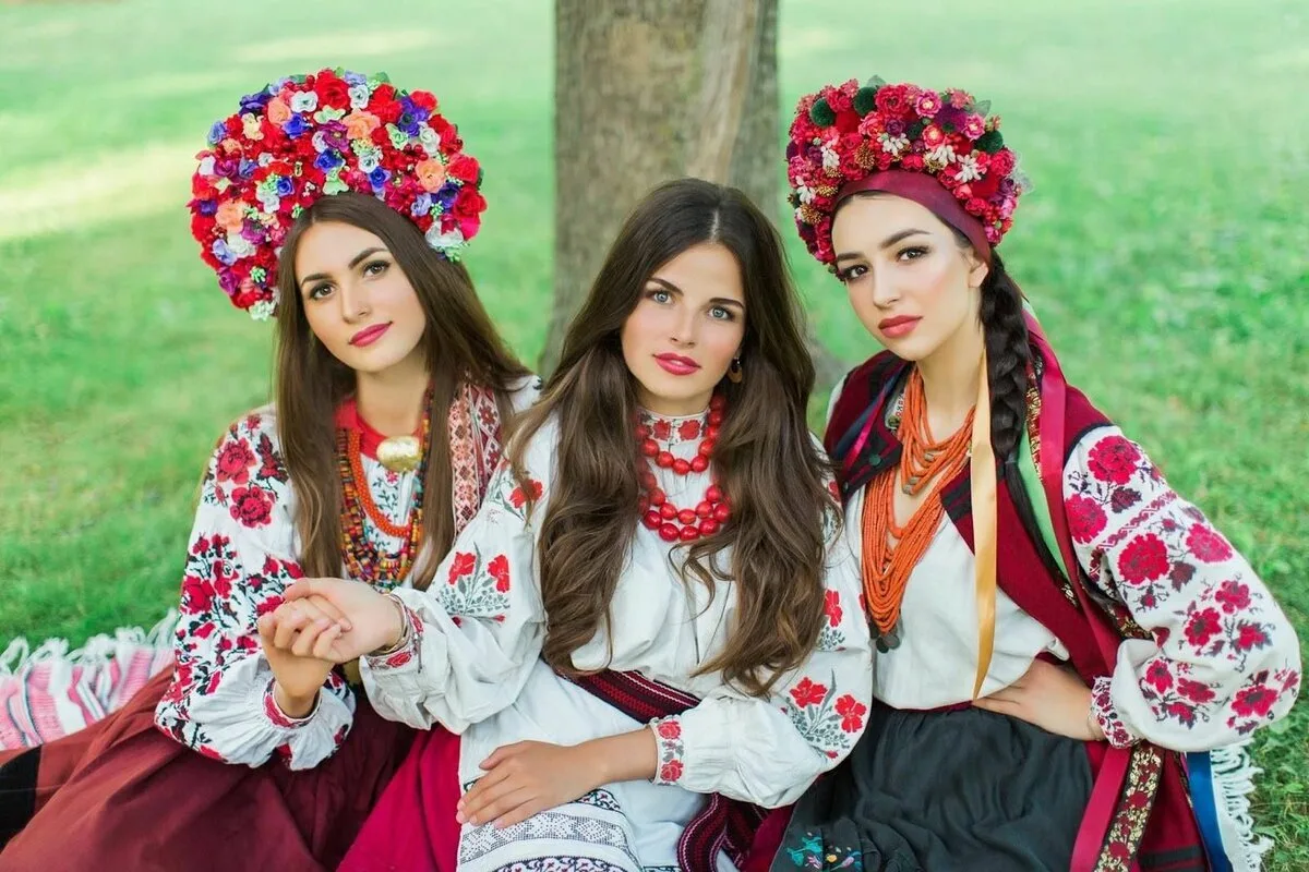  У россиянок и украинок много общих черт, свойственных и другим славянским этносам. Но есть и несколько типичных отличий.-2