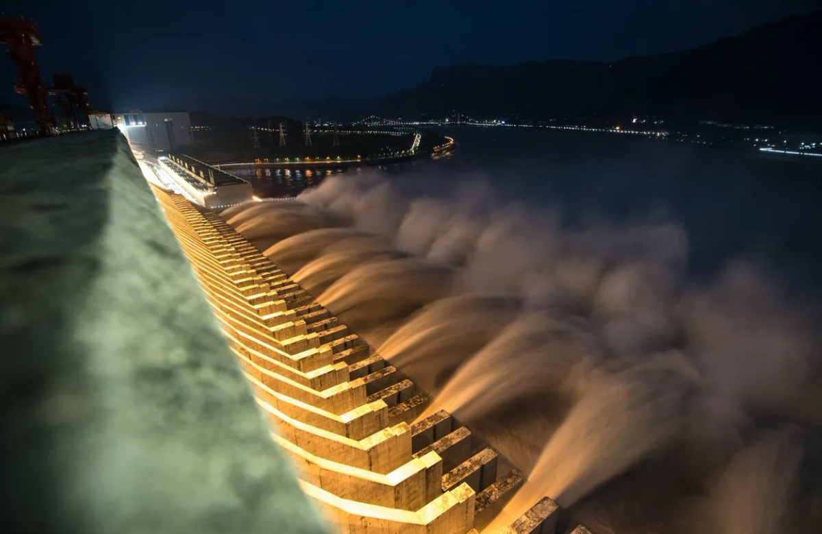 Самое мощное теплое. ГЭС три ущелья Китай. Плотина 3 ущелья Китай. Плотина «три ущелья» (three gorges dam), Китай. ГЭС на реке Янцзы.