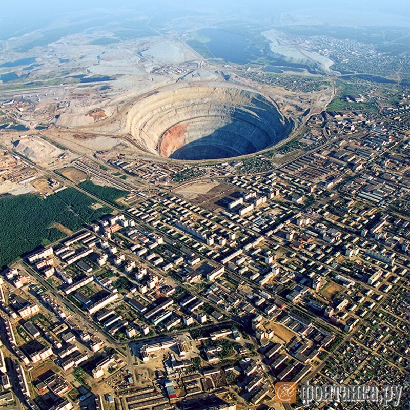 История города мирного. Город Мирный Якутия. Поселок Мирный Саха Якутия. Якутск поселок Мирный. Поселок Мирный Алмазы.