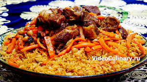 Вкусный плов - это классическое блюдо восточной кухни. Для его приготовления потребуется: нарезать лук и обжарить вместе с мясом (говядиной или бараниной), затем добавить рис, налить воду и довести до кипения. Добавить специи: куркуму, зиру и соль, а также нарезанные морковь и перец. Душить под крышкой на небольшом огне, пока рис не станет мягким. Готовый плов можно украсить свежей зеленью и подать к столу. Это великолепное блюдо порадует вас и ваших гостей своим богатым вкусом и ароматом.