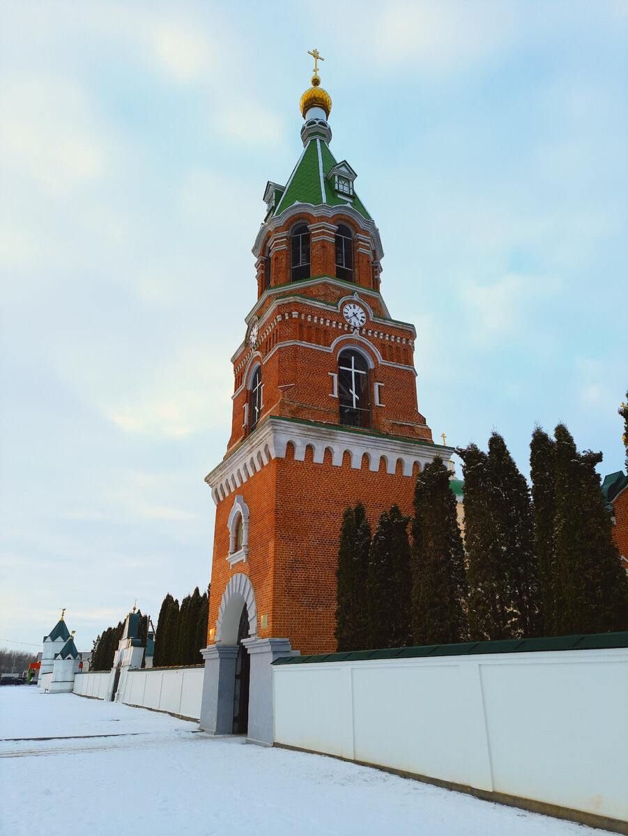 Надвратная колокольня