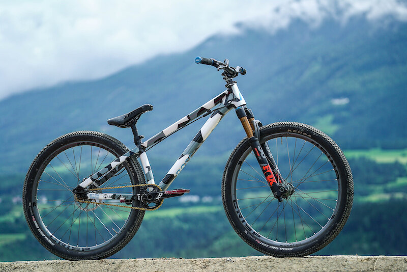 Велосипед для слоупстайла типа хардтейл