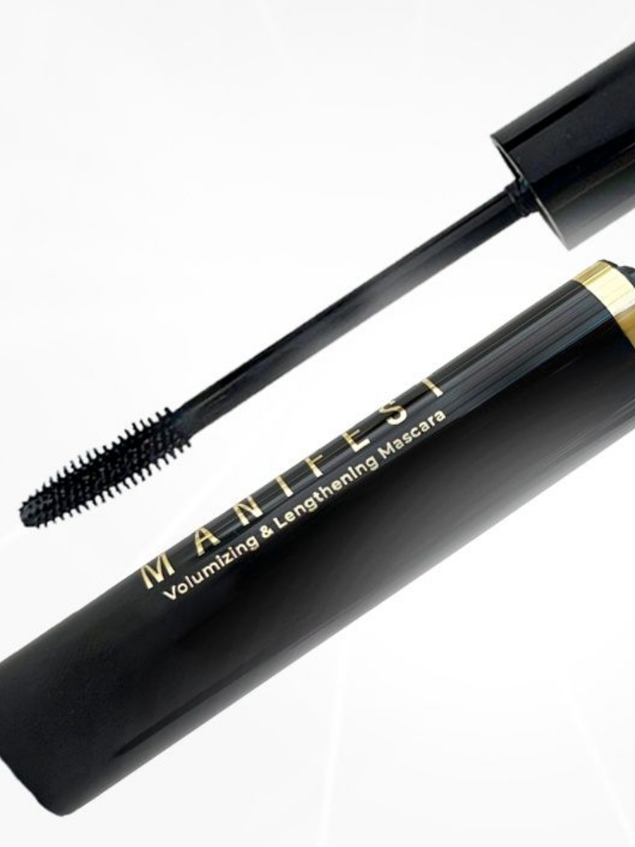 синтетический пчелиный воск, парафин, CI 77499, аравийская сенегальская камедь, стеариновая кислота, триэтаноламин, пальмитиновая кислота,