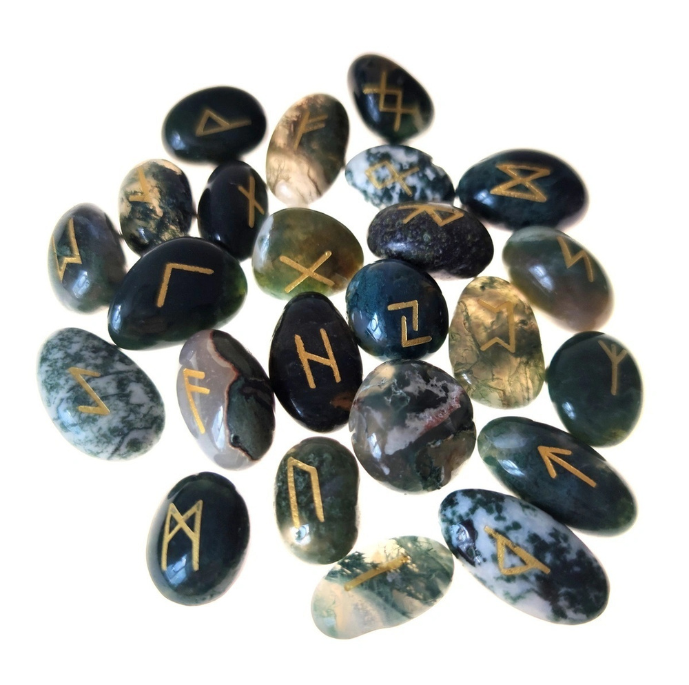 Руны на камнях