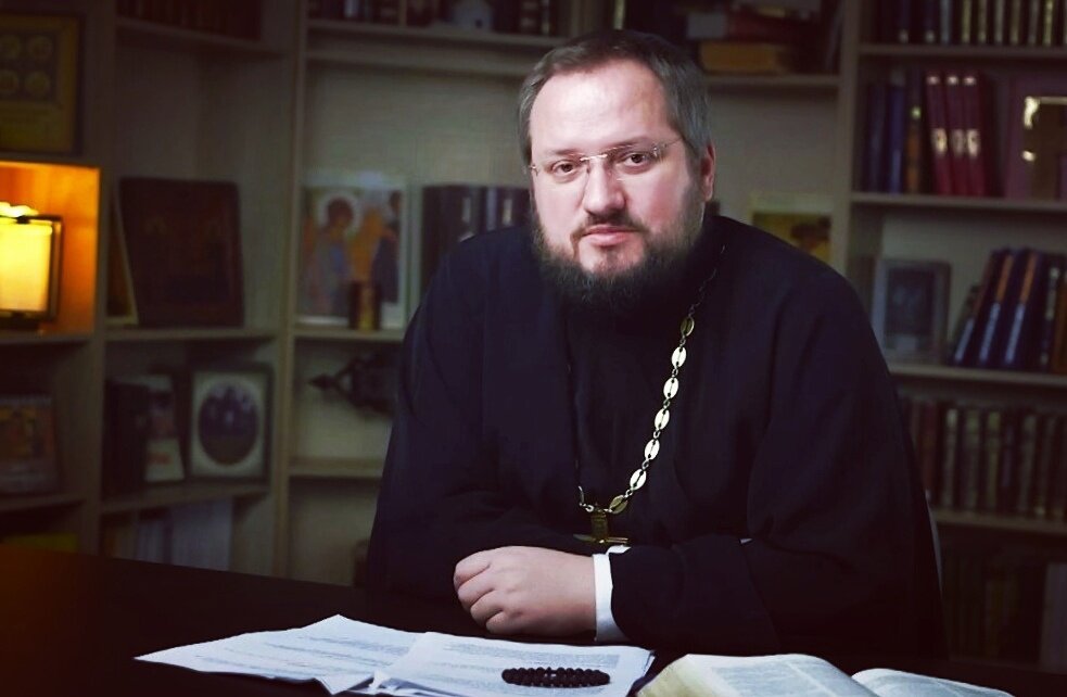 Владислав Береговой — иерей, клирик храма в честь святителя Николая Мирликийского (г. Мосальск), блогер, просветитель.