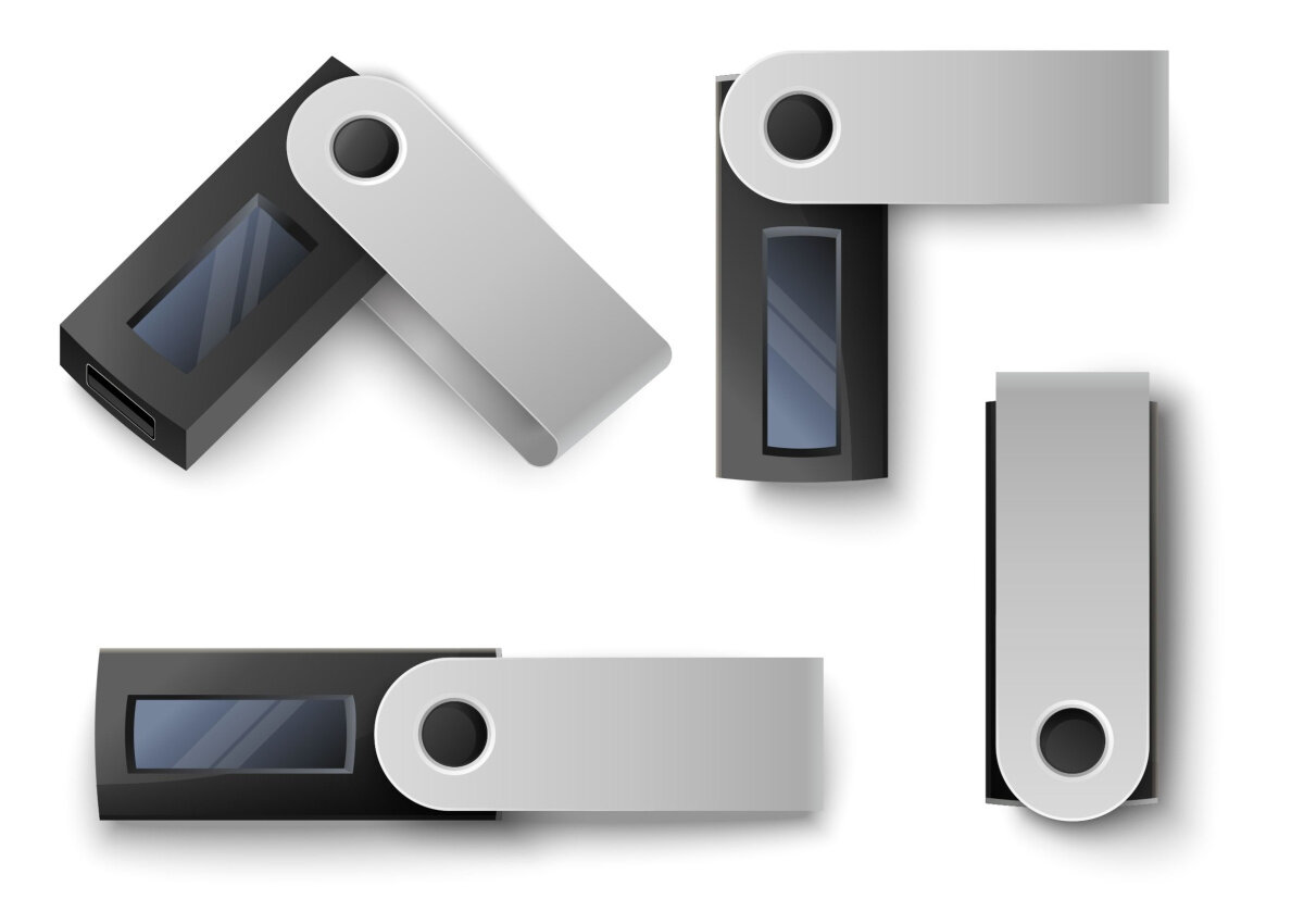 Как выглядит аппаратный криптокошелек