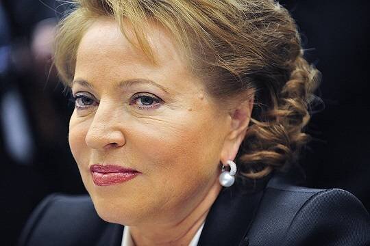    Валентина Матвиенко попросила решить вопрос с зависимостью строительной отрасли от трудовых мигрантов