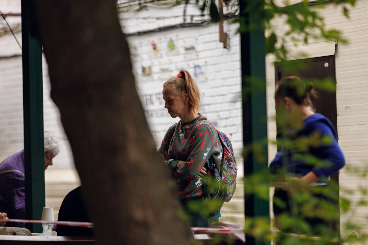 Двор Консультационной службы Ночлежки в Петербурге