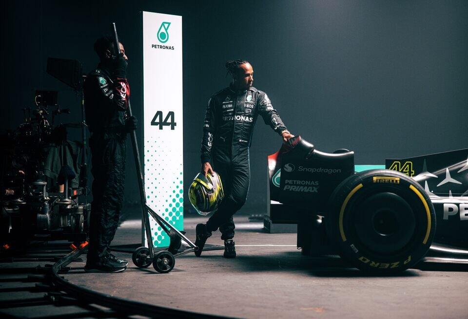    Льюис Хэмилтон: Переговоры с Mercedes завершеныPETRONAS Motorsports